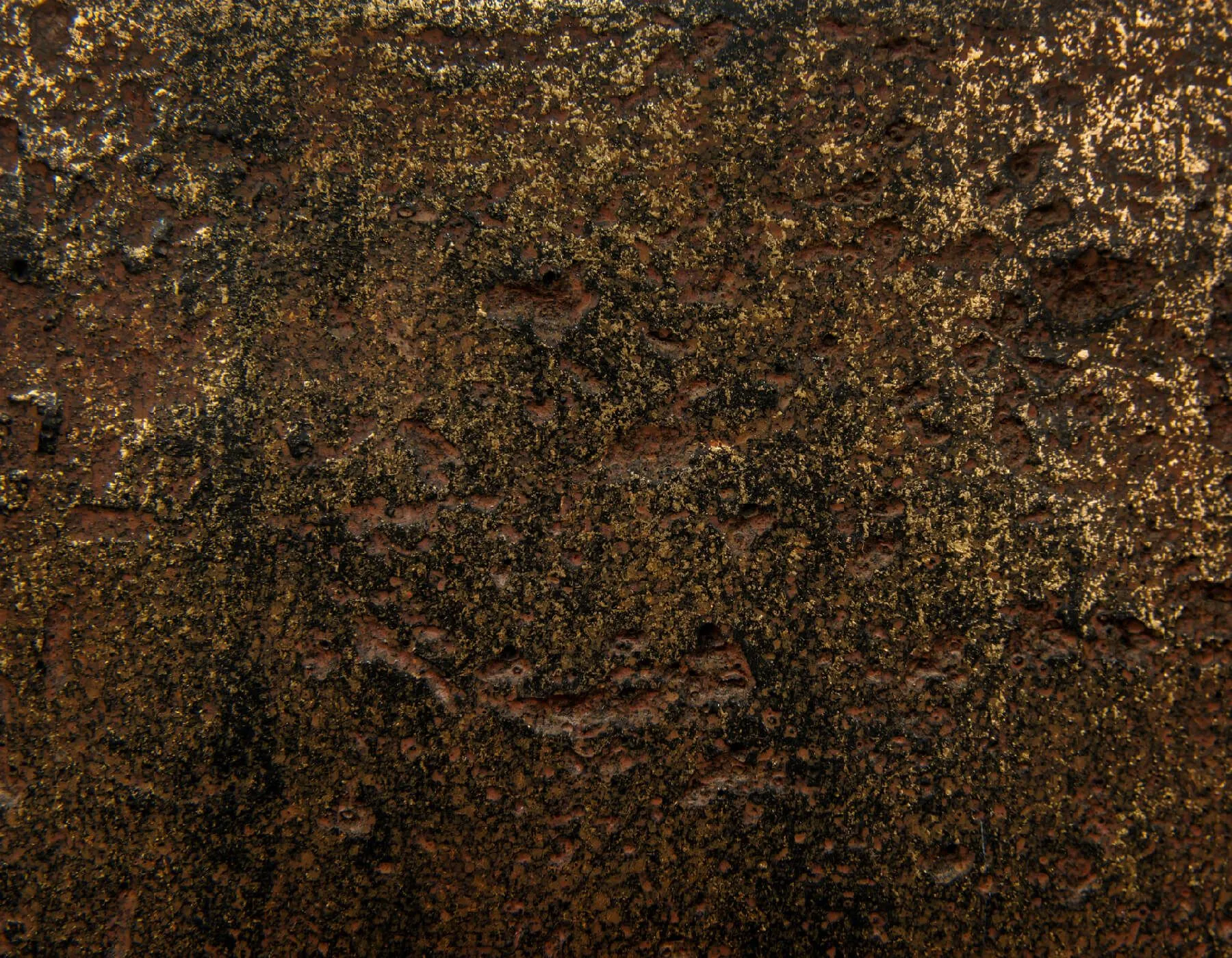 Кашпо Metal -  TREEZ Effectory - Rough с золотой патиной - Конус-чаша