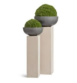 Композиция № 132 - кашпо Treez Effectory Beton на колоннах в кашпо Treez Effectory Beton